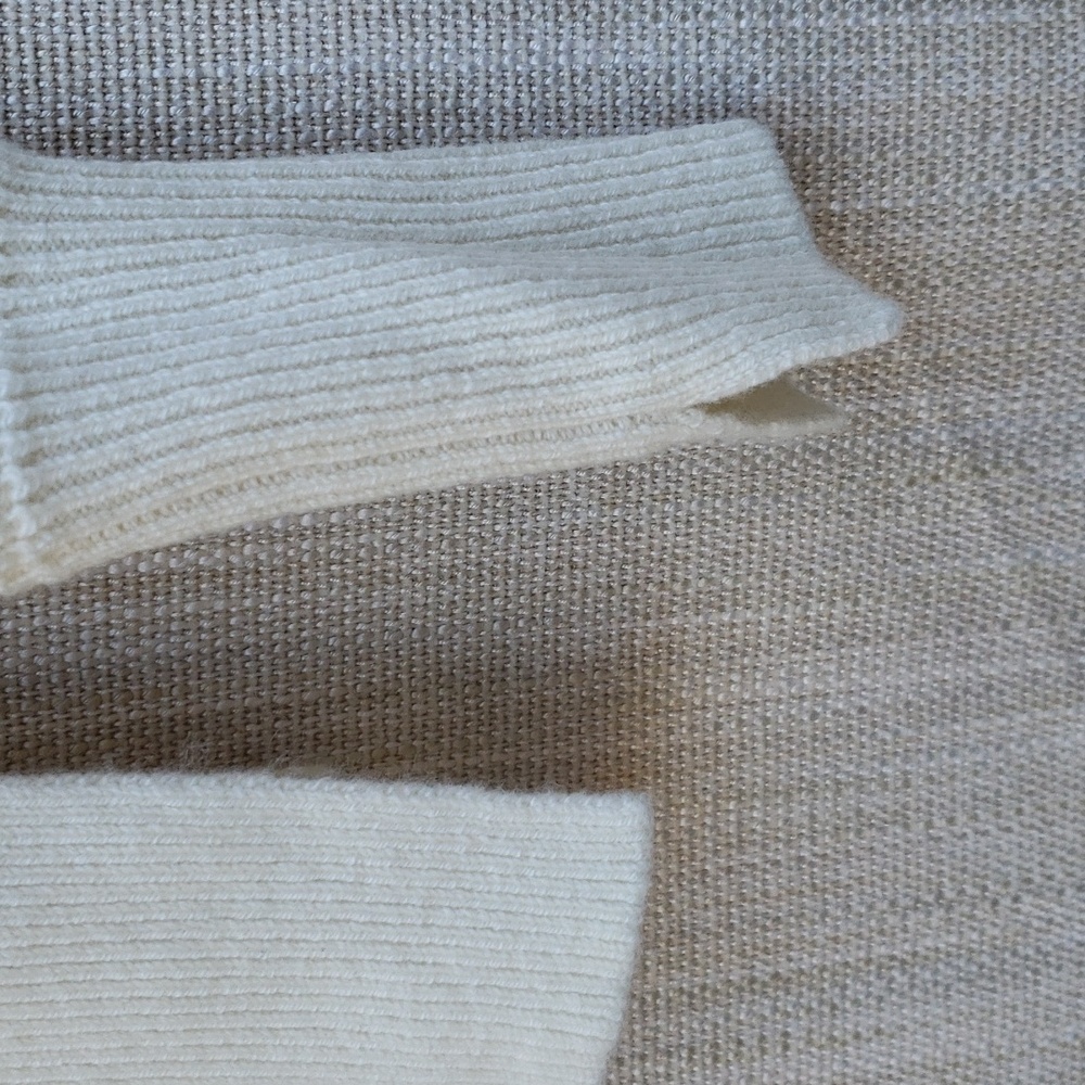 Everlane Cashmere Waffle Knit Sweater - Picture 10 of 12
